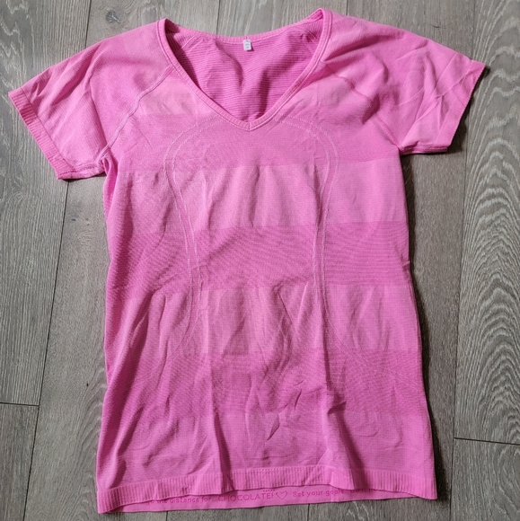 Lululemon Pink V-Neck Women's Top - Picture 1 of 4